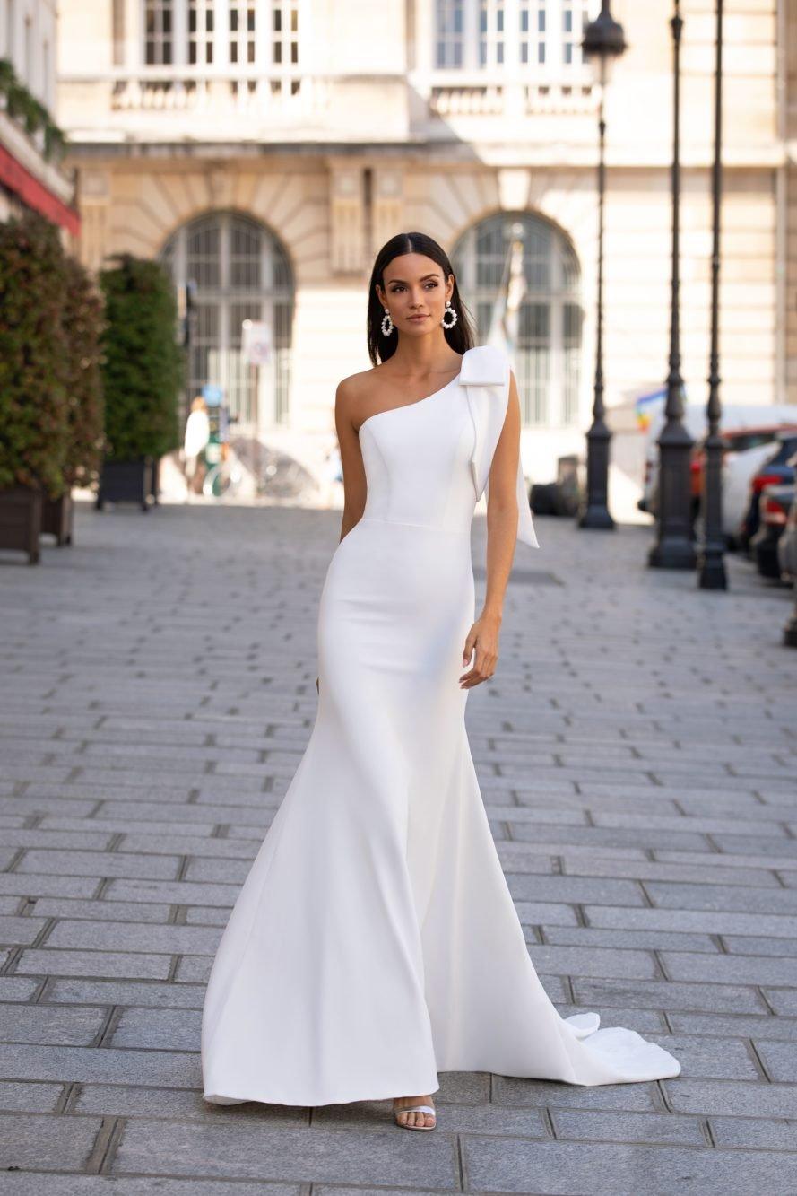 Vestidos de novia con detalles los hombros: una tendencia que vuelve con fuerza