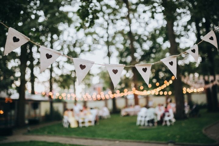 Corazones de flores DIY: el emblema del amor para su decoración de  matrimonio