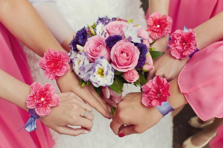 8 ramos para las damas de honor