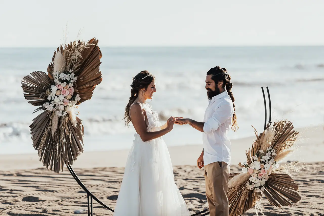 Norteamérica Unirse Ventana mundial Look de novia para un casamiento en la playa: 5 claves para triunfar