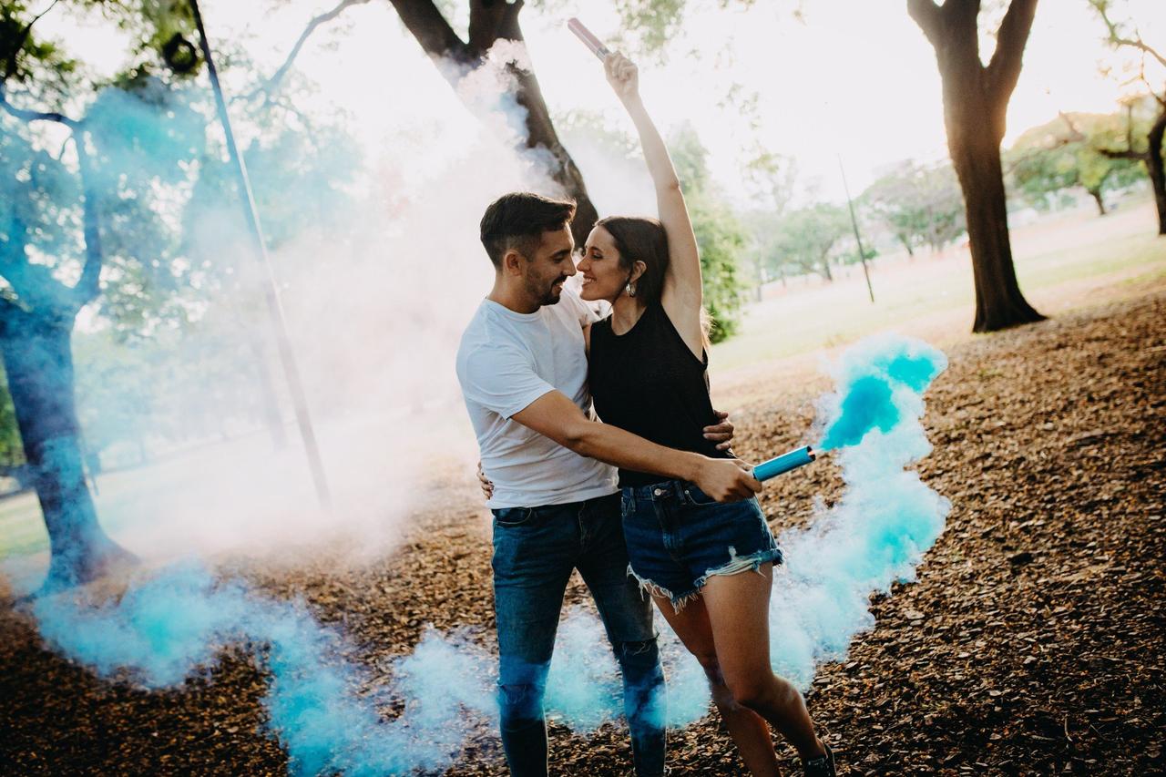 Humo de colores para la boda: una sesión de fotos en las nubes 