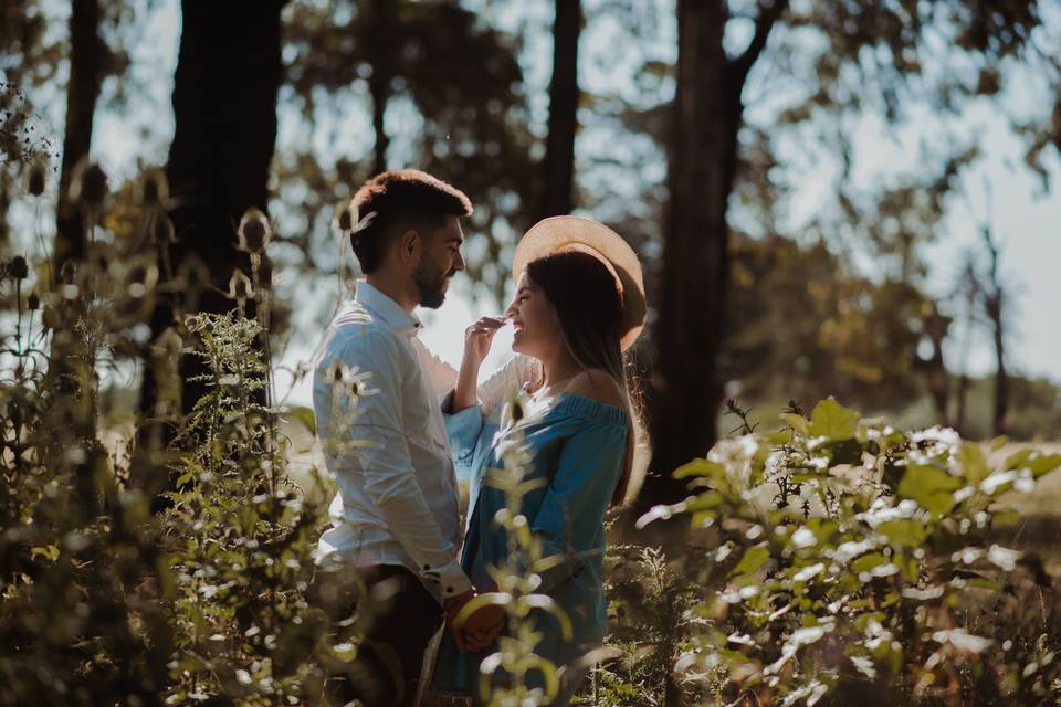 sesión preboda aire libre novios