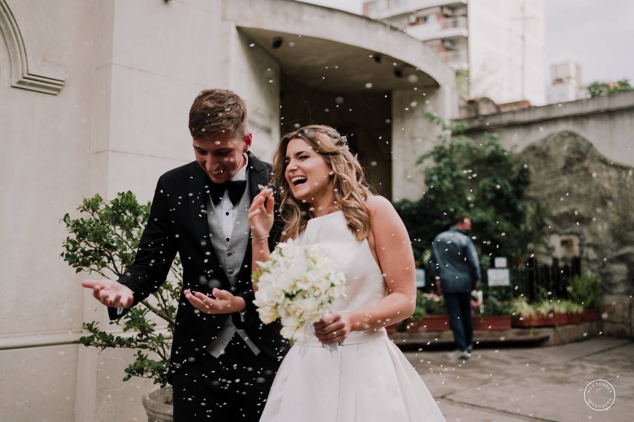 Qué dice el protocolo sobre la vestimenta de la novia en un casamiento por  iglesia?