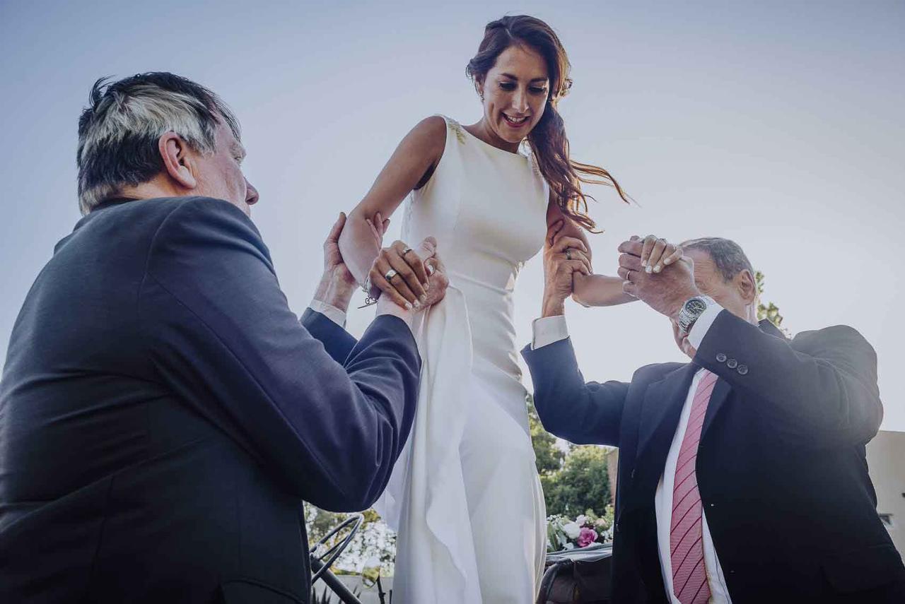 novia llegando a la ceremonia casamiento
