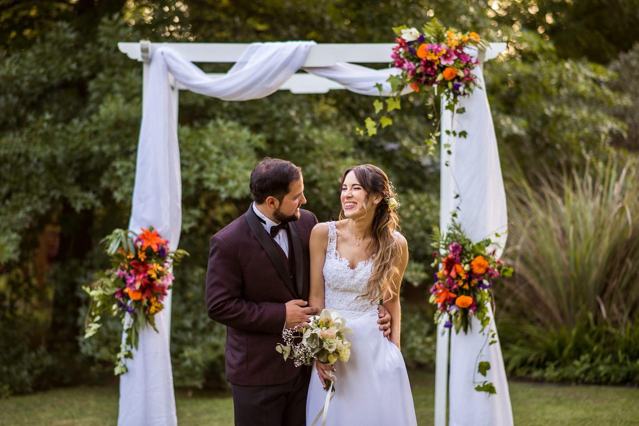 Arco para la ceremonia de boda: 30 propuestas con mucho color