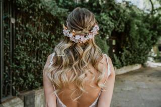 peinado novia semirecogido corona flores