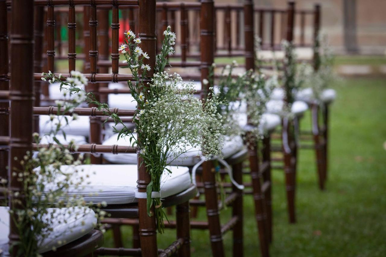 La decoración de las sillas de la ceremonia: 9 ideas (fáciles y lindas)