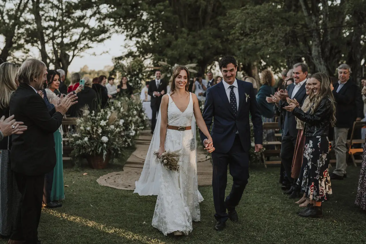 Tenemos que invitar al casamiento con acompañante de amigos o familiares? Tenemos que invitar al casamiento con acompañante de amigos o familiares?