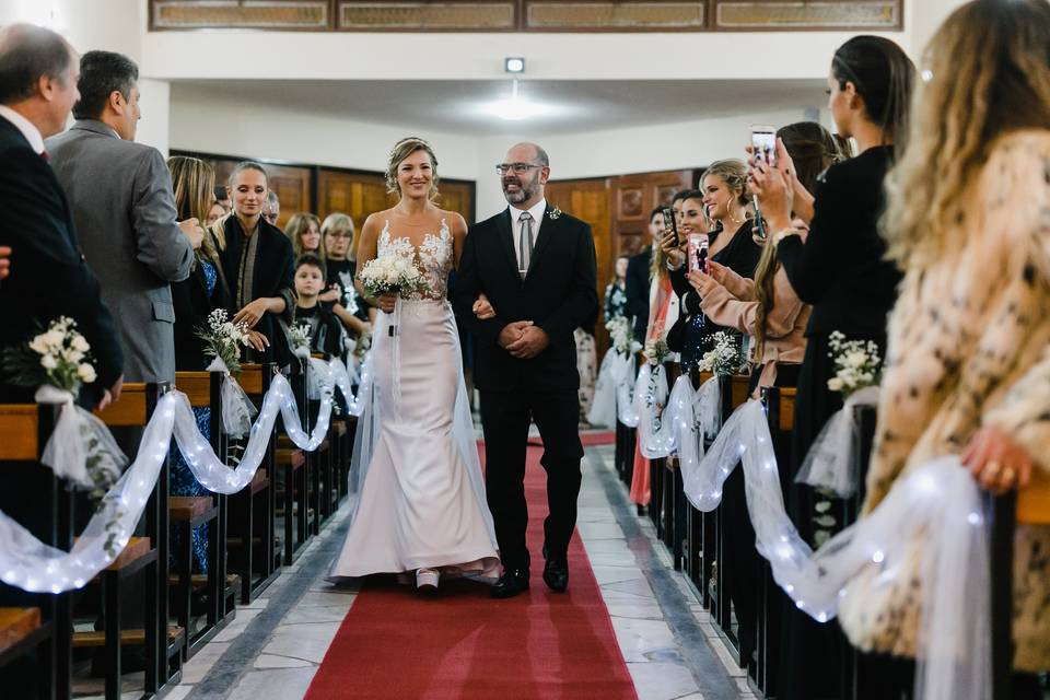 salida novios casamiento por iglesia