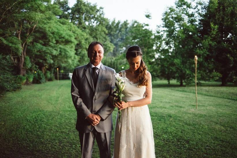 novia con el padre el día de su casamiento