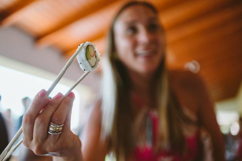 6 consejos para incluir una barra de sushi en su casamiento