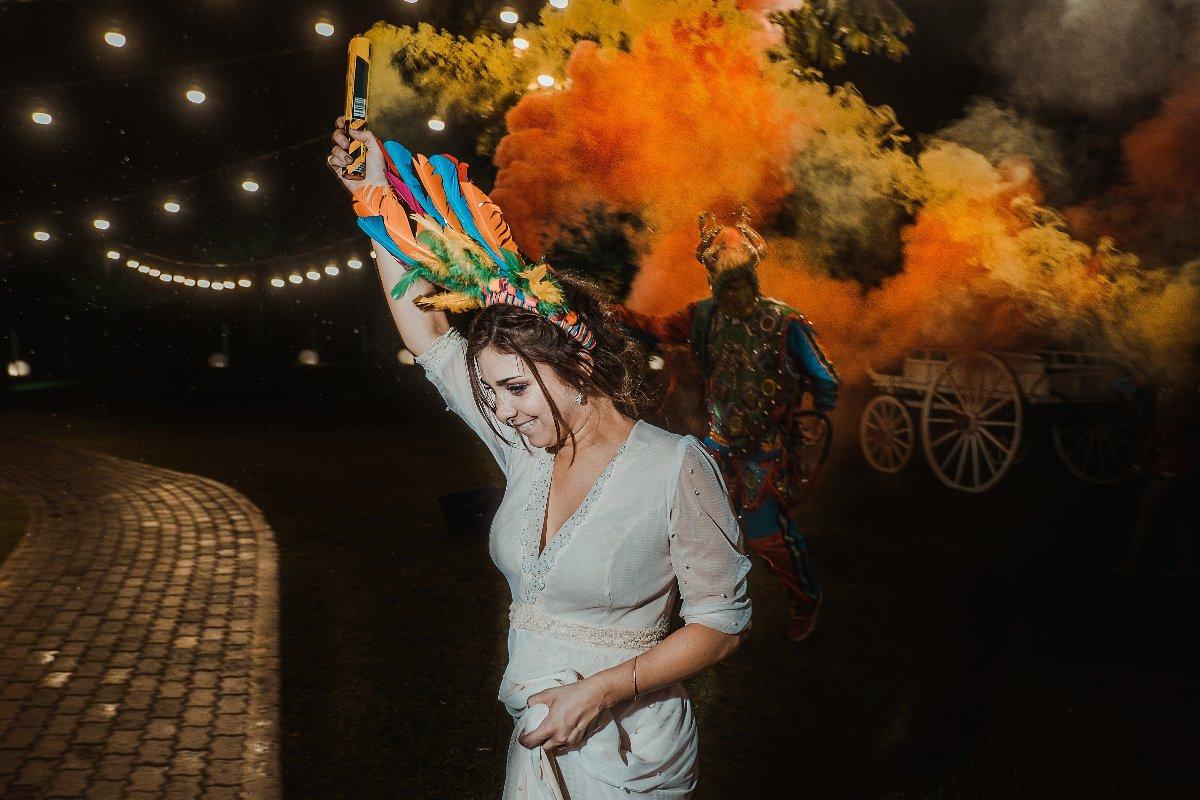 ▷ Bengalas de humo de colores para boda - Fotos y consejos