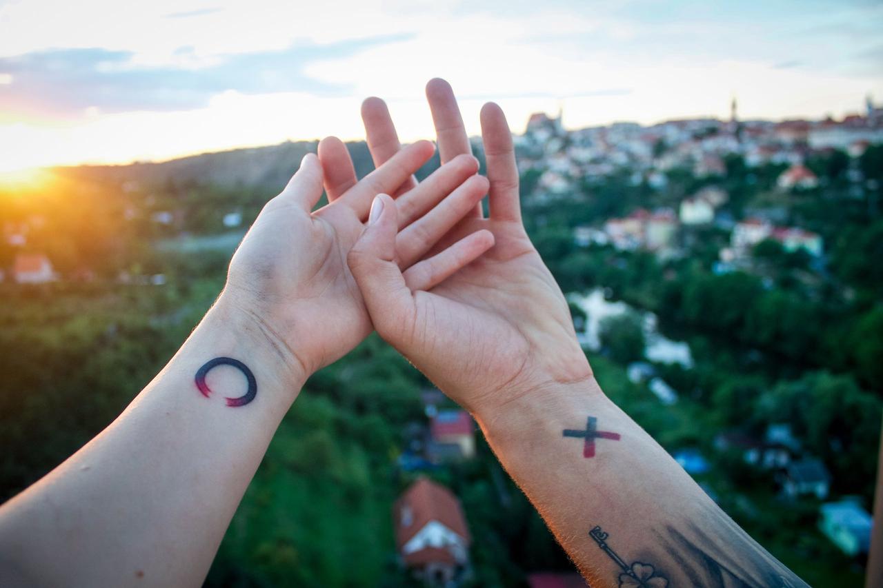 Tatuajes para parejas: ¡las mejores ideas para llevar su amor en la piel!