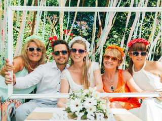 ¿Qué cotillón incluir en el photocall? Consejos e ideas divertidas