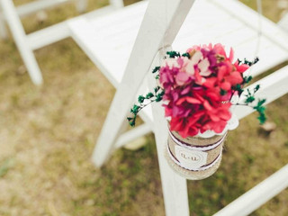 9 ideas (fáciles y lindas) para decorar las sillas de la ceremonia