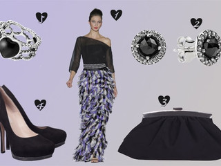 Look de invitada glamour y plumas