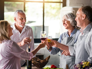 ¿Cómo encarar el primer encuentro con tus suegros? 5 consejos