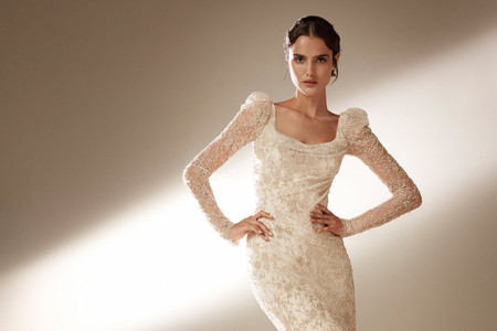 Vestidos de novia con detalles en los hombros: una tendencia que vuelve con fuerza