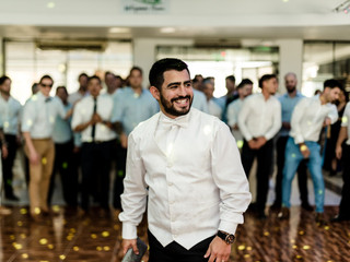 Tradiciones de casamiento: la novia tira el ramo, ¿y el novio?
