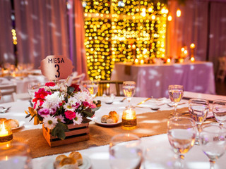 7 ideas de centros de mesa con velas: elegancia y romance