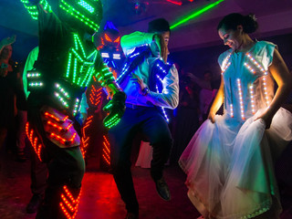 Robots led para casamientos: la tendencia que es furor en las fiestas argentinas