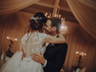 100 canciones para el primer baile de casados, ¡enciendan el romance!