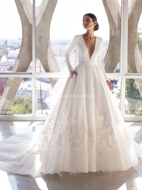 BROWN, Pronovias