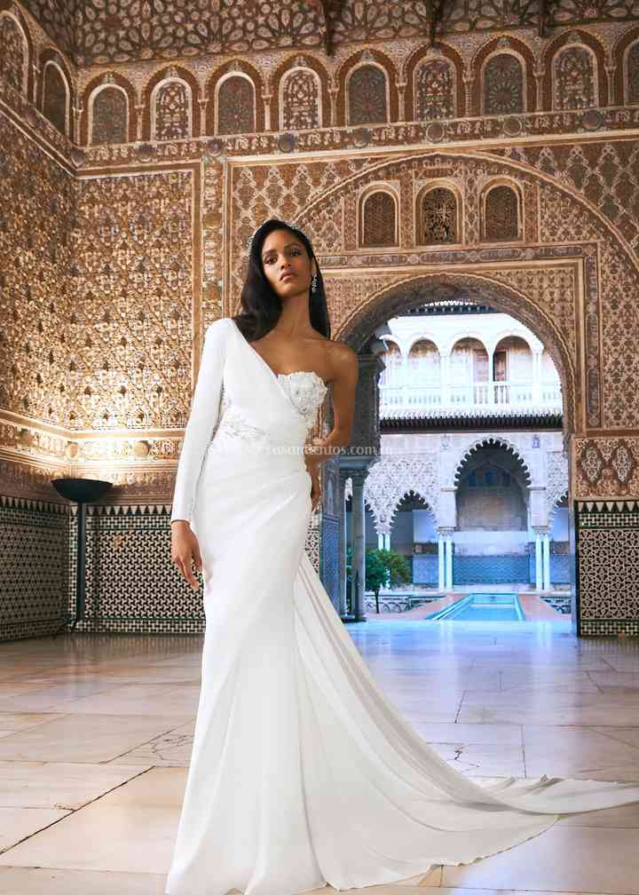 Vestidos de Novia Escote Asimétrico - Casamientos.com.ar
