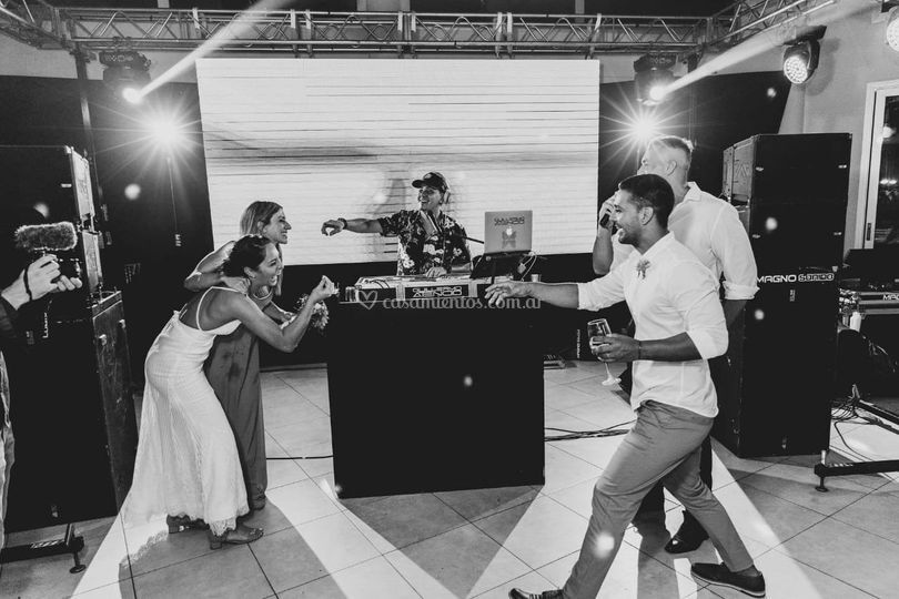 DJ Guillermo Atencio
