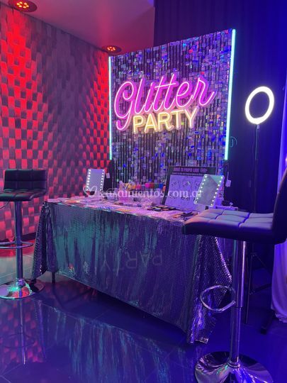 Glitter Stand by Pro Focus