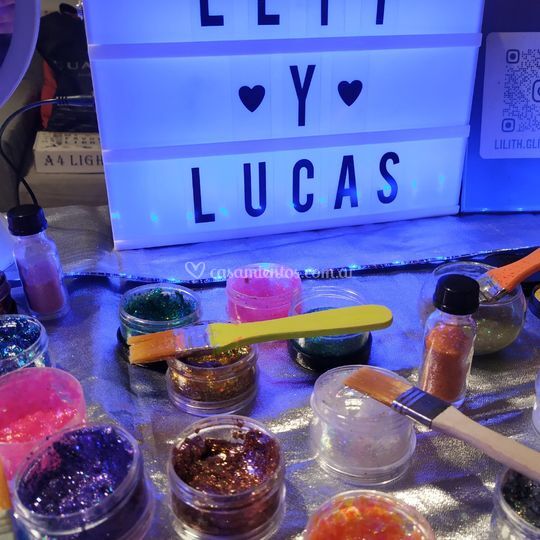 Lilith Glitter Bar