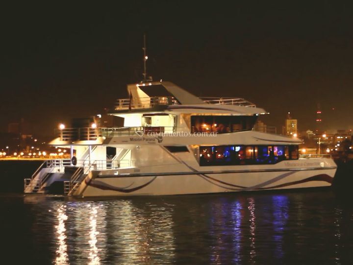 Misión Paraná - Catamarán