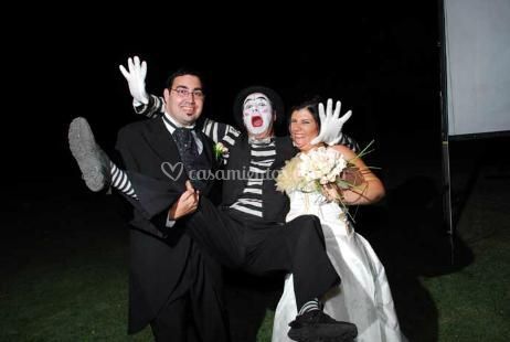 Alejandro Lewin Showman
