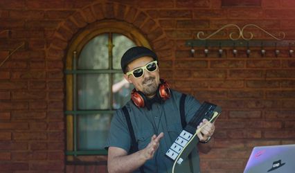 DJ Hat!