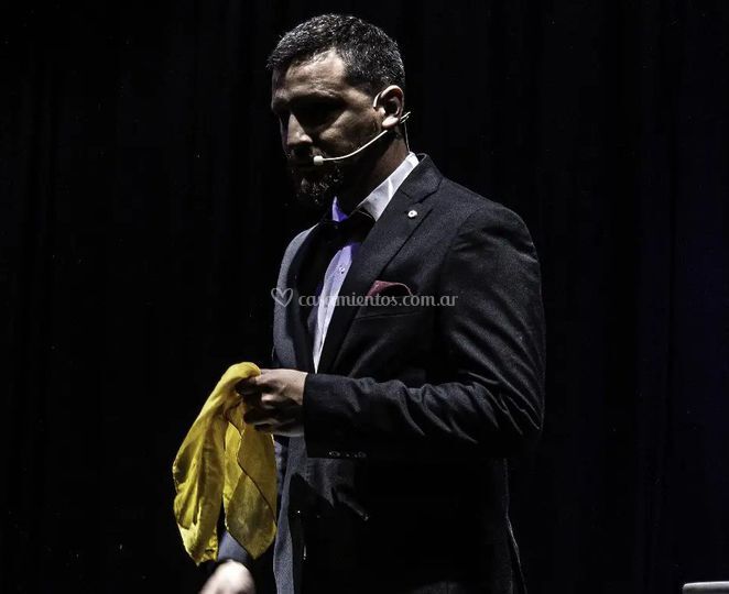 Ilusionista Guillermo Flores