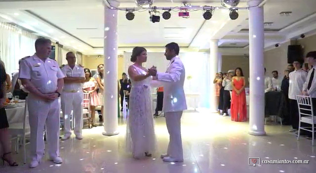 Litsa y Mariano ¡Fantástica entrada en el baile y salón!