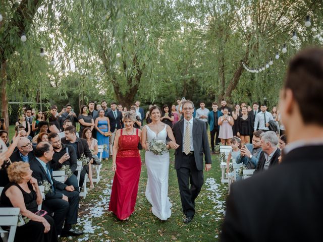 El casamiento de Patricio y Florencia en Burzaco, Buenos Aires 40
