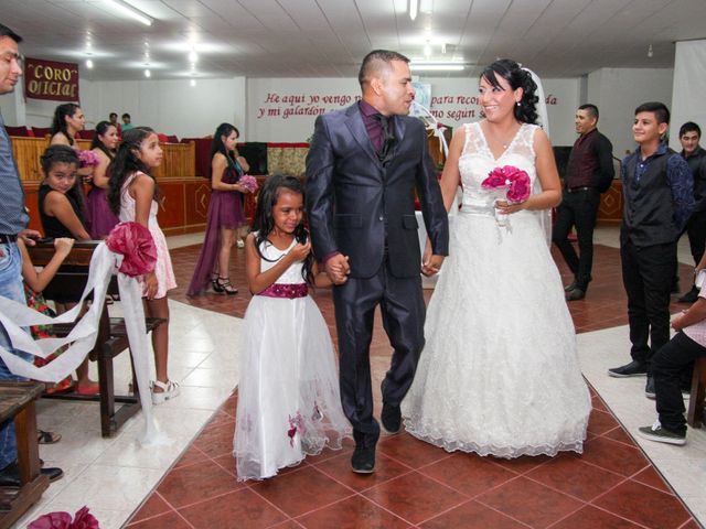 El casamiento de Juan y Mica en Neuquén, Neuquén 16