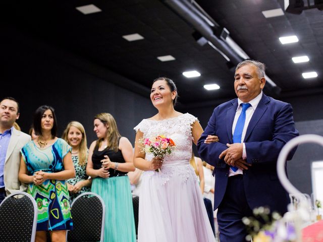 El casamiento de José y Luciana en Burzaco, Buenos Aires 15