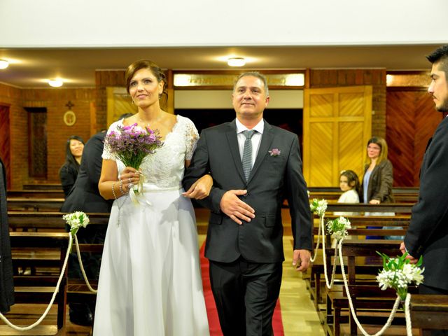 El casamiento de Fabi y Lili en Temperley, Buenos Aires 4
