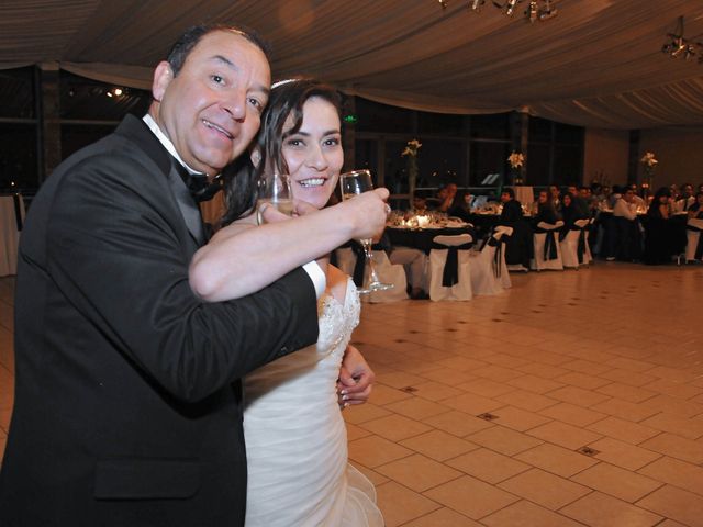 El casamiento de Rodolfo y Melania en Aero Club Rosario, Santa Fe 6