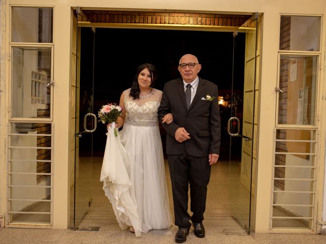 El casamiento de Rubén y Andrea en Santa Fe, Santa Fe 19