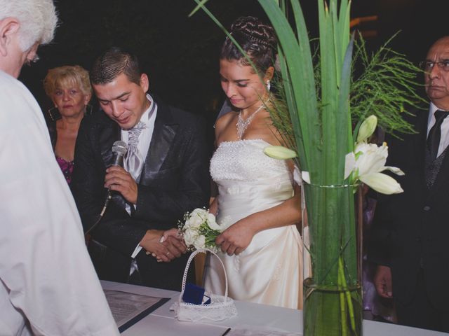 El casamiento de Alejandro y Alejandra en Del Viso, Buenos Aires 21