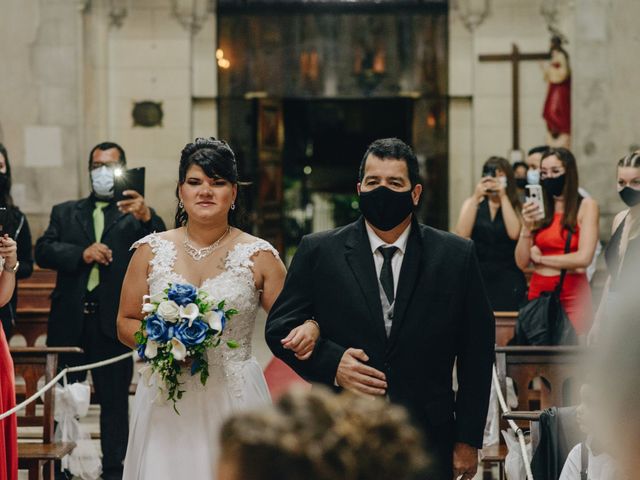 El casamiento de Ale y Flor en Avellaneda, Buenos Aires 15
