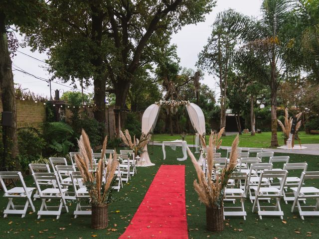 El casamiento de Lucas y Mariana en Burzaco, Buenos Aires 4