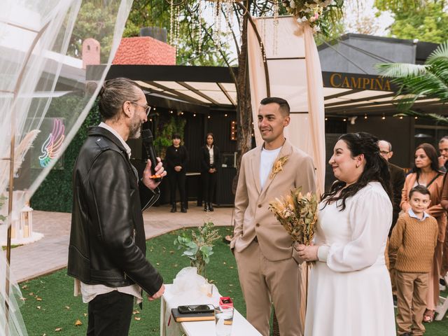 El casamiento de Lucas y Mariana en Burzaco, Buenos Aires 15