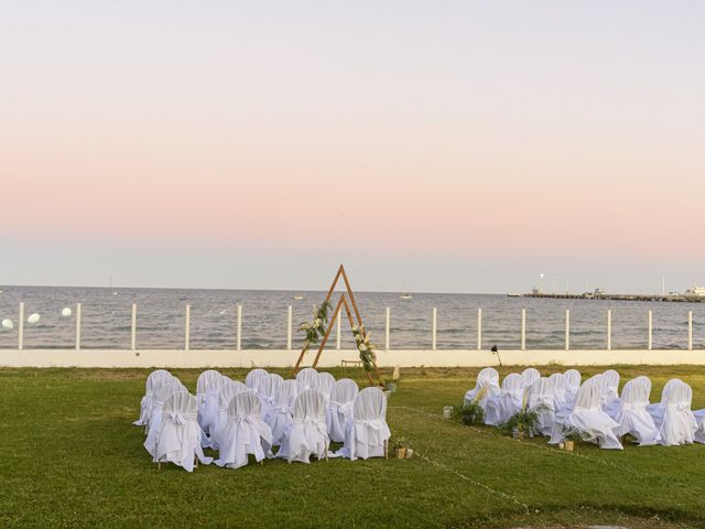 El casamiento de Adrián y Eugenia en Puerto Madryn, Chubut 13