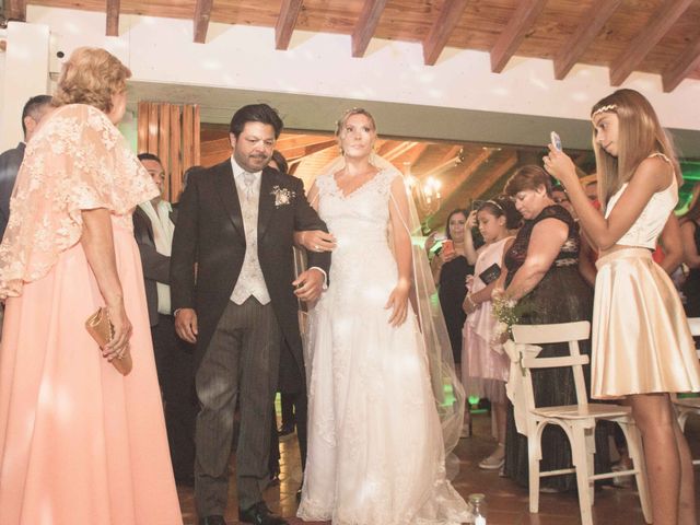 El casamiento de Juan y Lorena en Marcos Paz, Buenos Aires 48