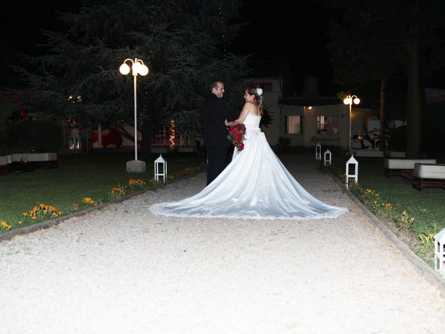 El casamiento de Gabriel y Vanesa en Monte Grande, Buenos Aires 9