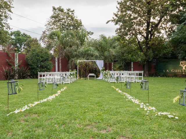 El casamiento de Nico y Vicky en Ituzaingó, Buenos Aires 26